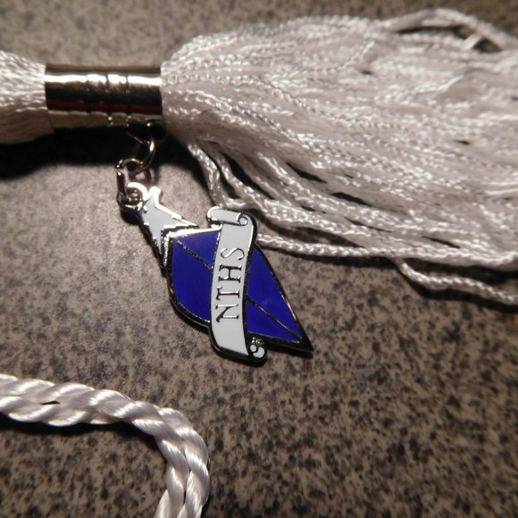 NTHS MOTAR BOARD TASSLE GRADUATION WHITE TASSEL TASSLE - Picture 2 of 3